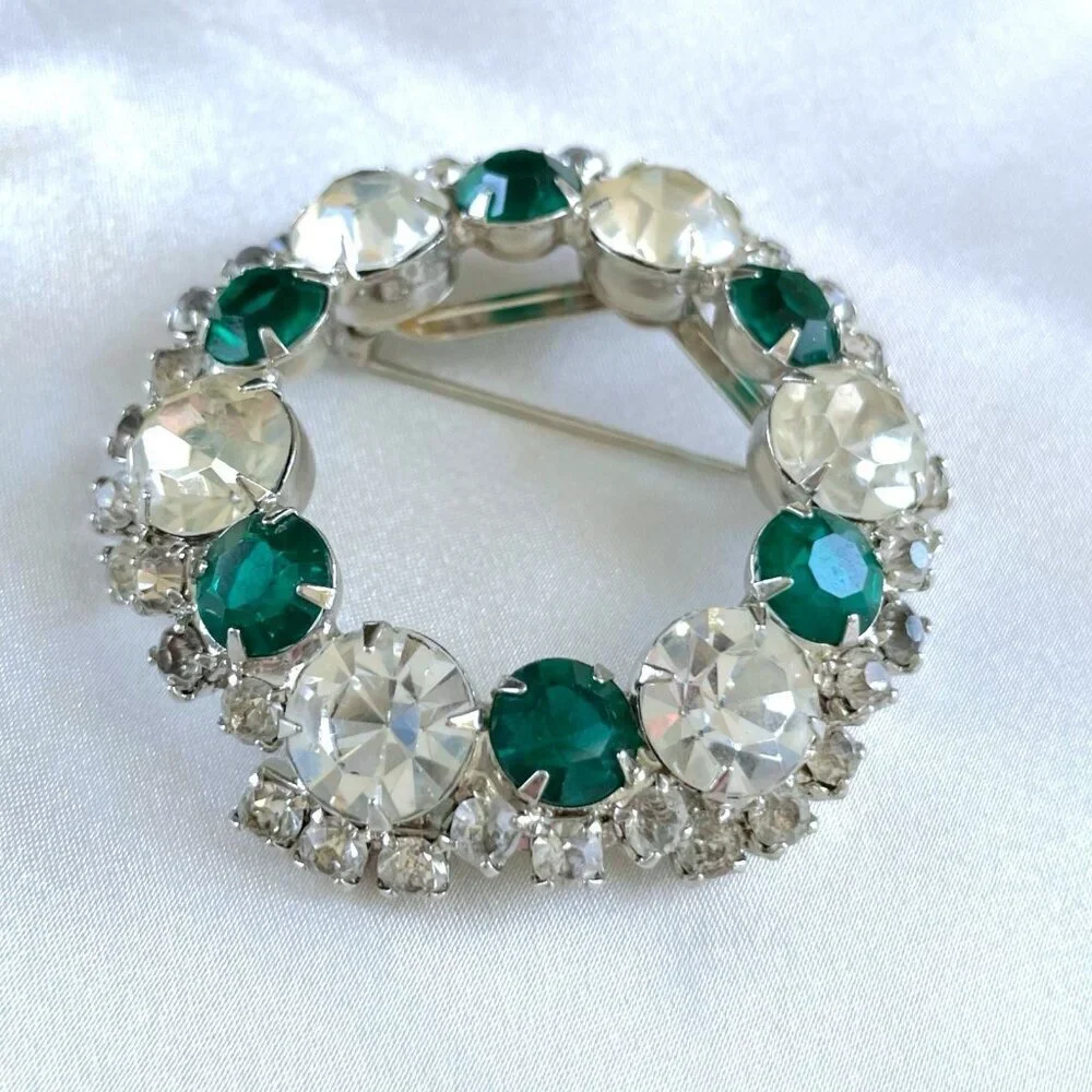 Vintage 1950s Rhinestone Brooch Clear Green Layered Domed Round Wreath Holiday